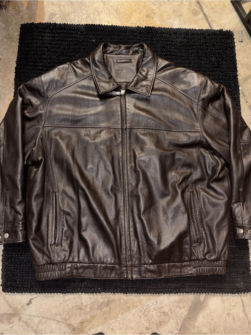 Roundtree & Yorke Vintage Black Lambskin Leather Jacket